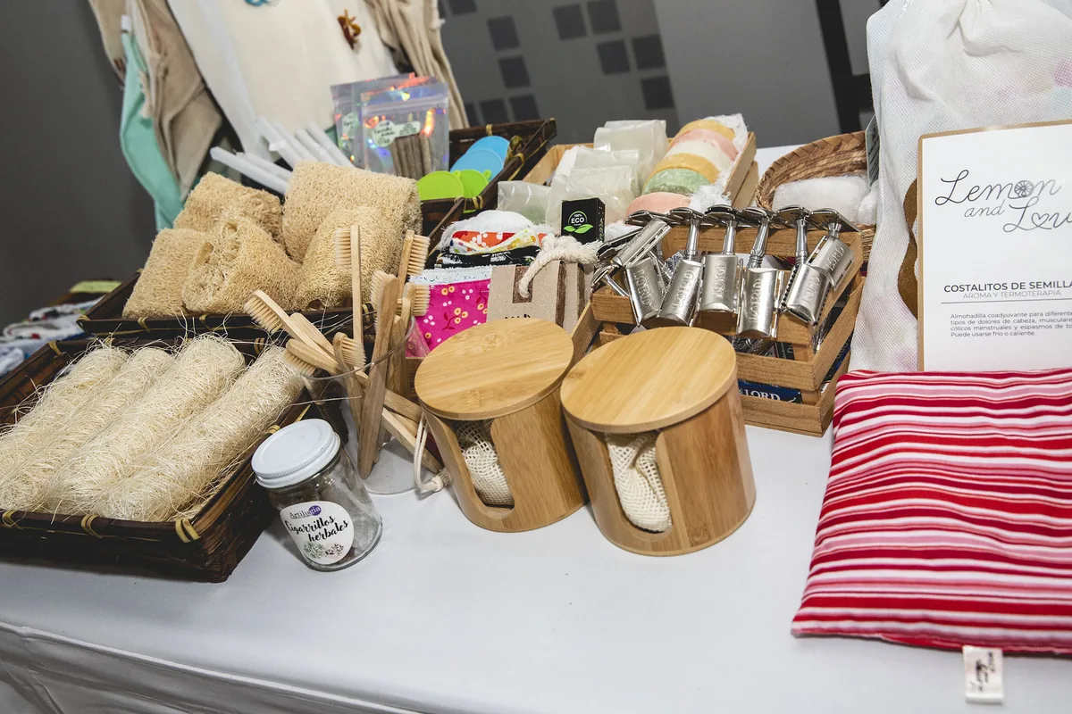 Productos de cosmética natural expuestos en la Zona Pop Up