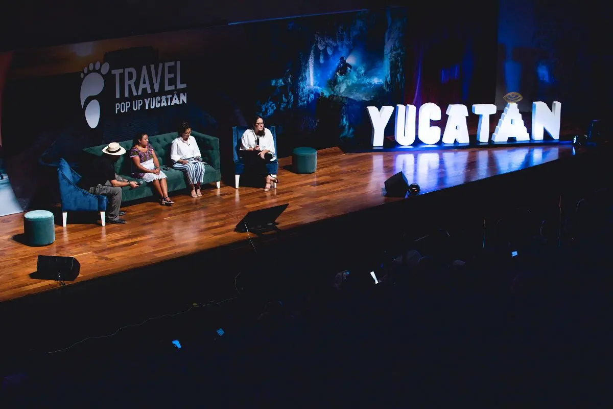 El escenario de Yucatán 2022 con la marca del destino en pantalla